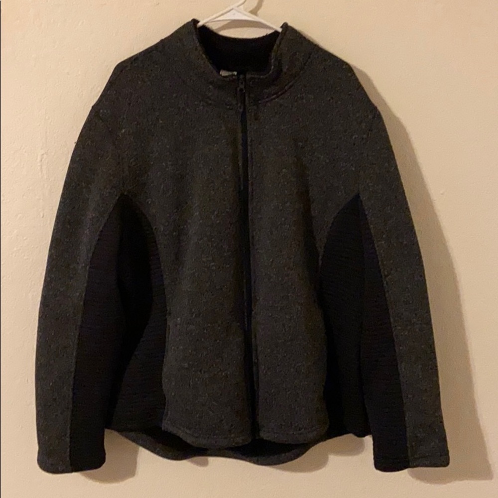 Women’s zip-up Sweater